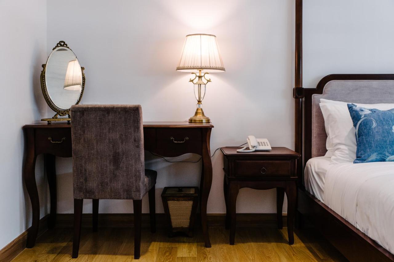 Baan Vajra Khách sạn 3*